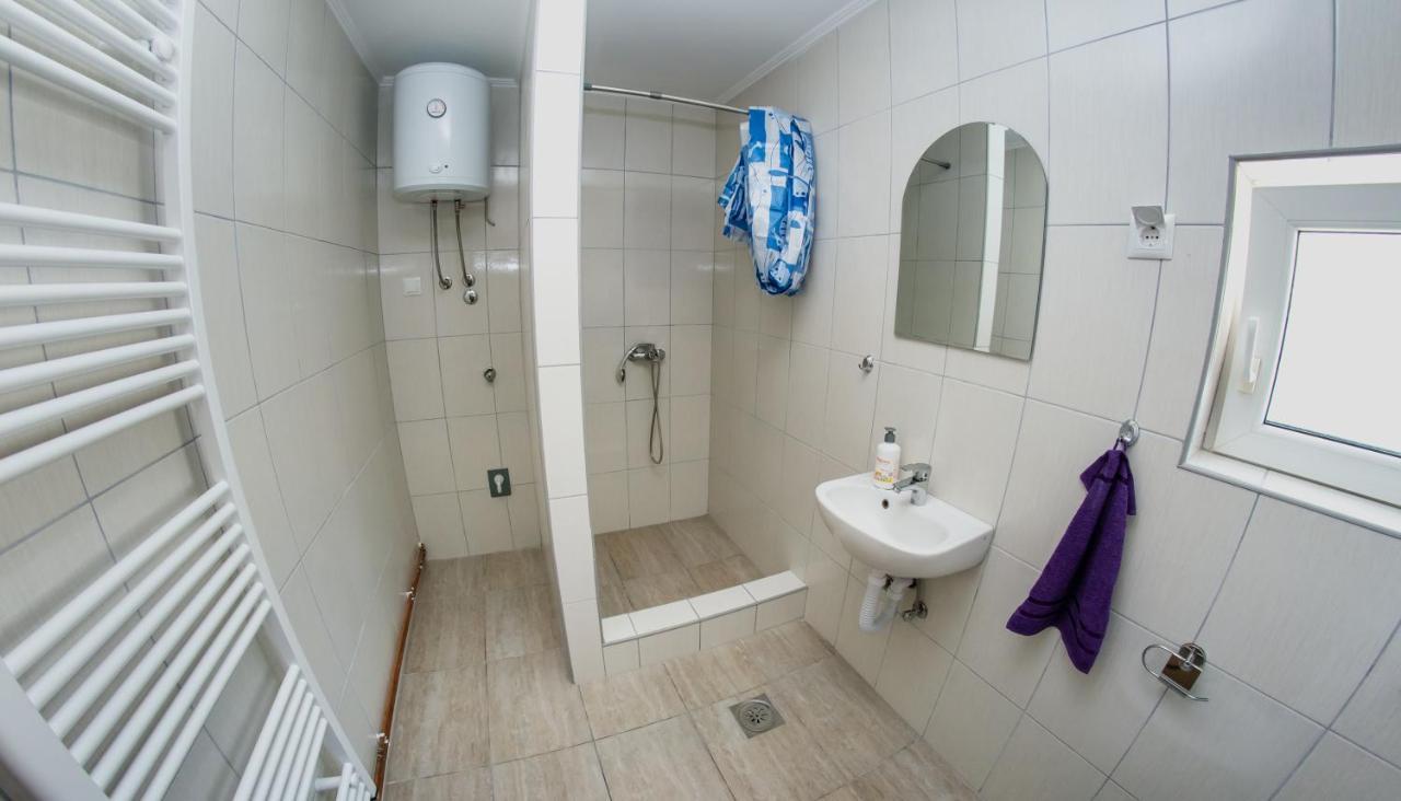Studio Apartment Dzungla Ντόμποϊ Εξωτερικό φωτογραφία